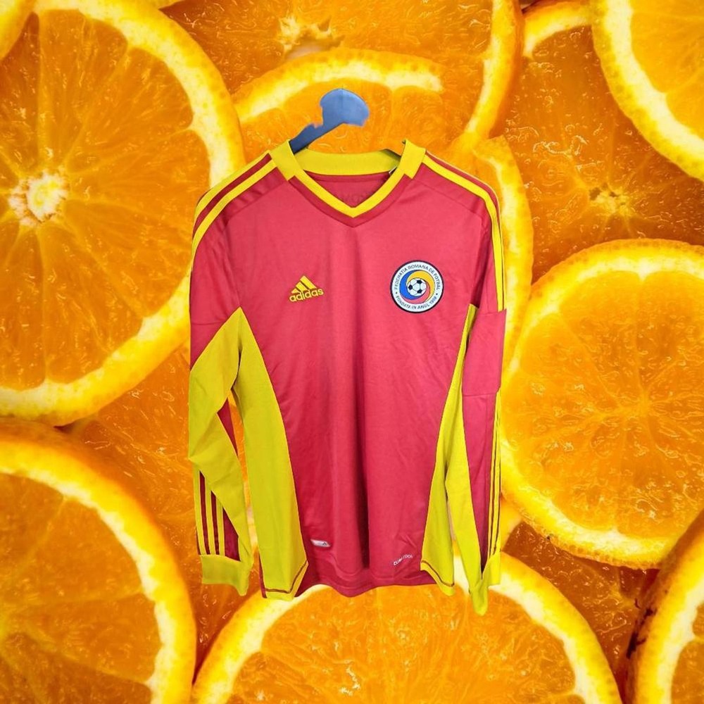 Adidas Romania Soccer Jersey‎ Size Medium